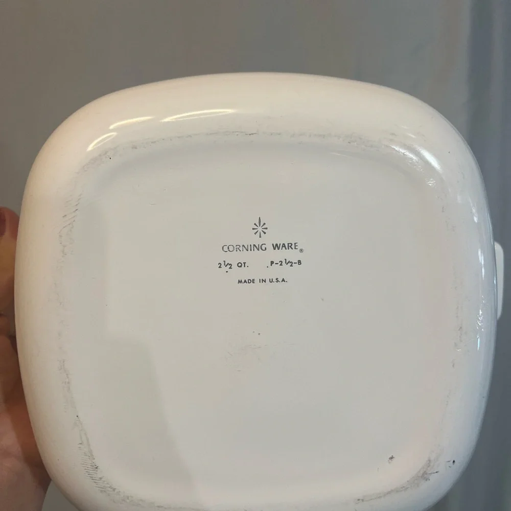 Vintage 1965 Corningware White Baking Dish with Blue Corn Flowers 2 1/2 QT